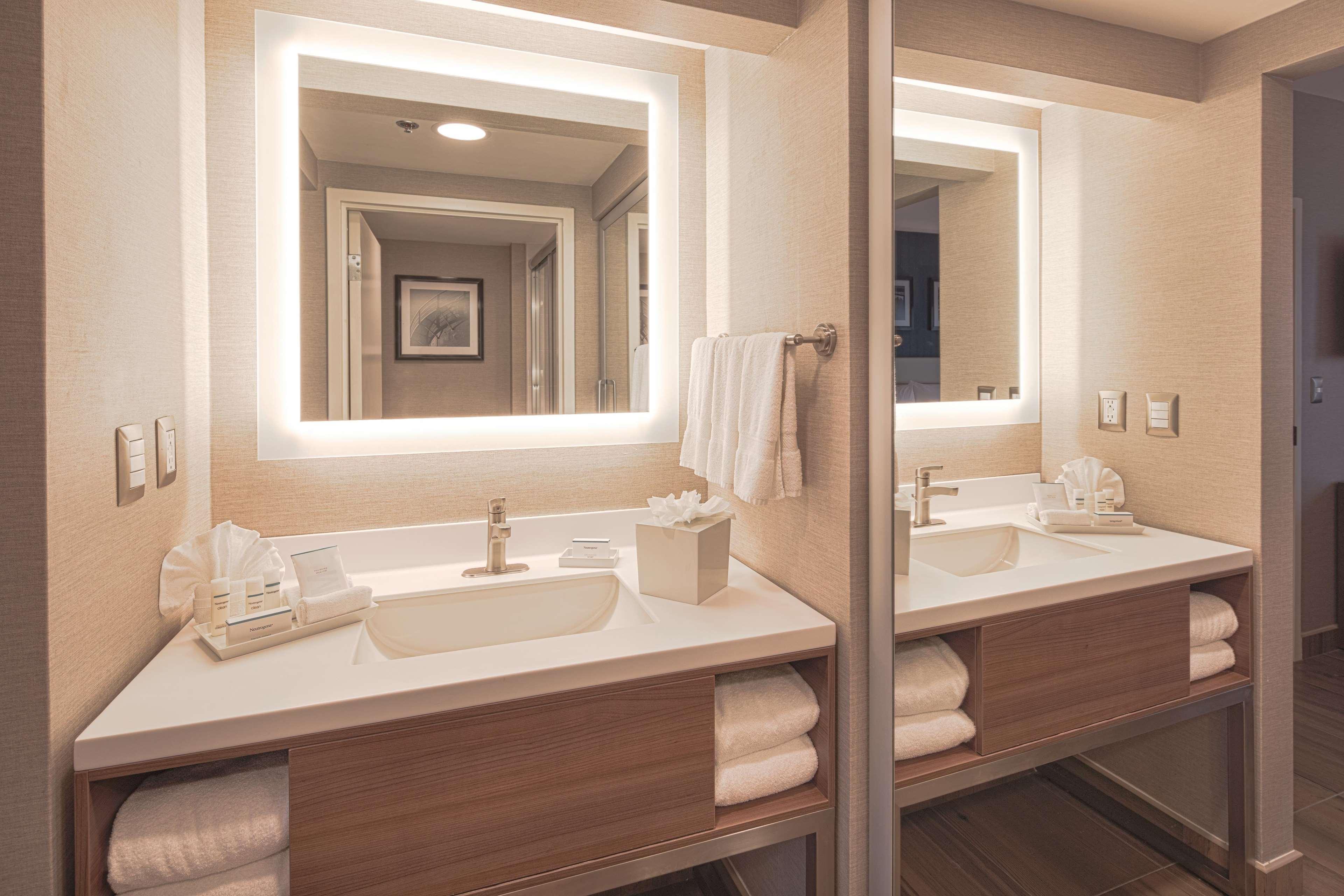 Hampton By Hilton Monterrey Galerias Obispado Екстер'єр фото
