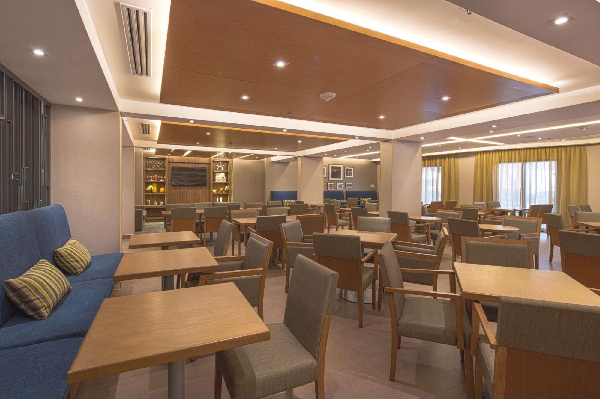 Hampton By Hilton Monterrey Galerias Obispado Екстер'єр фото
