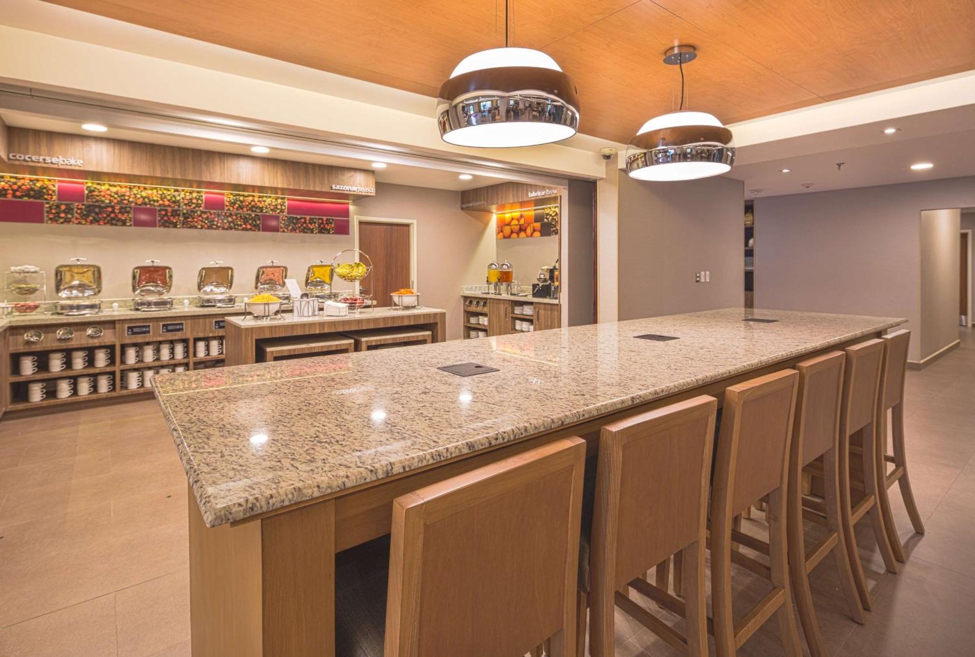Hampton By Hilton Monterrey Galerias Obispado Екстер'єр фото