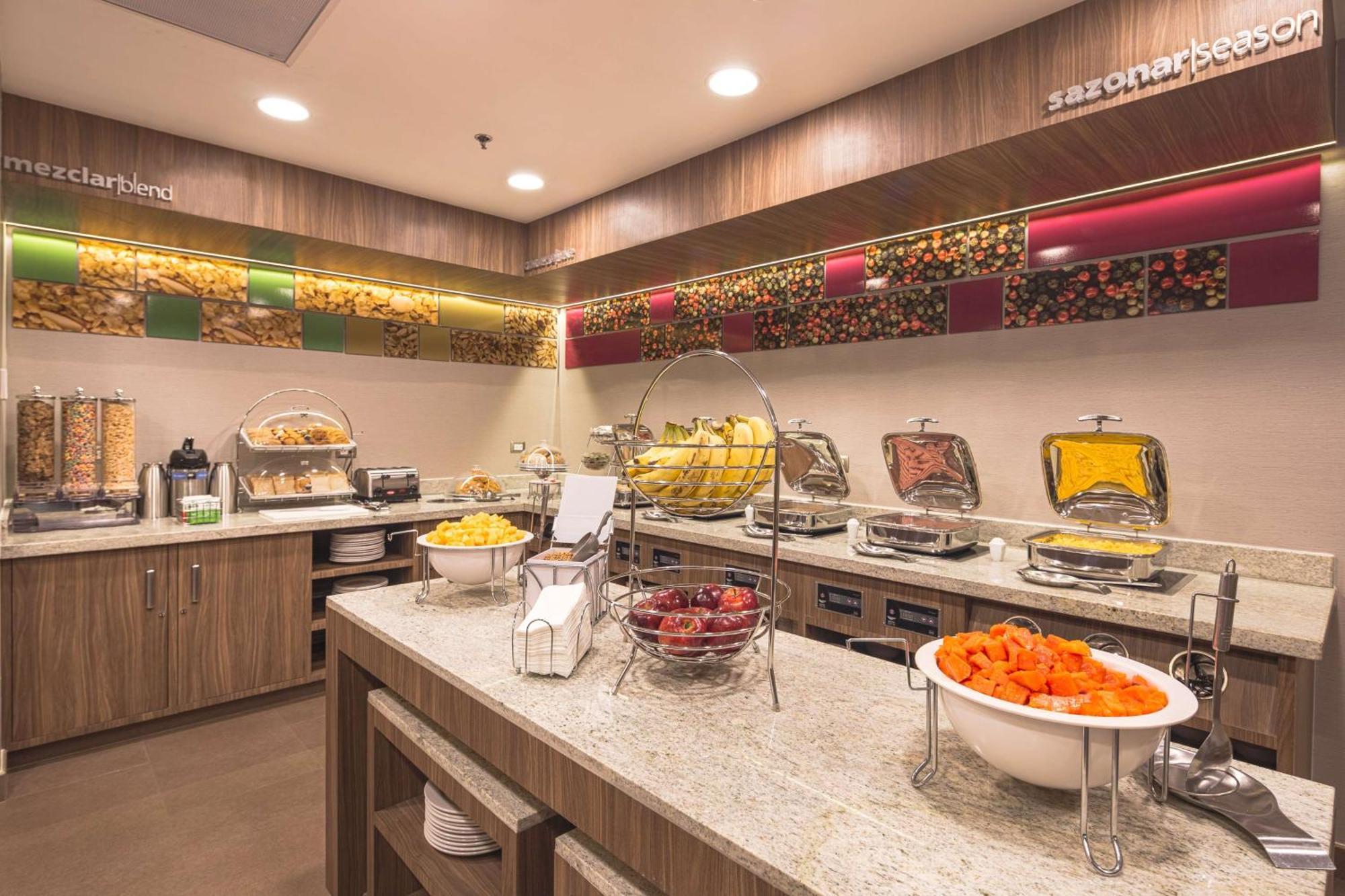 Hampton By Hilton Monterrey Galerias Obispado Екстер'єр фото