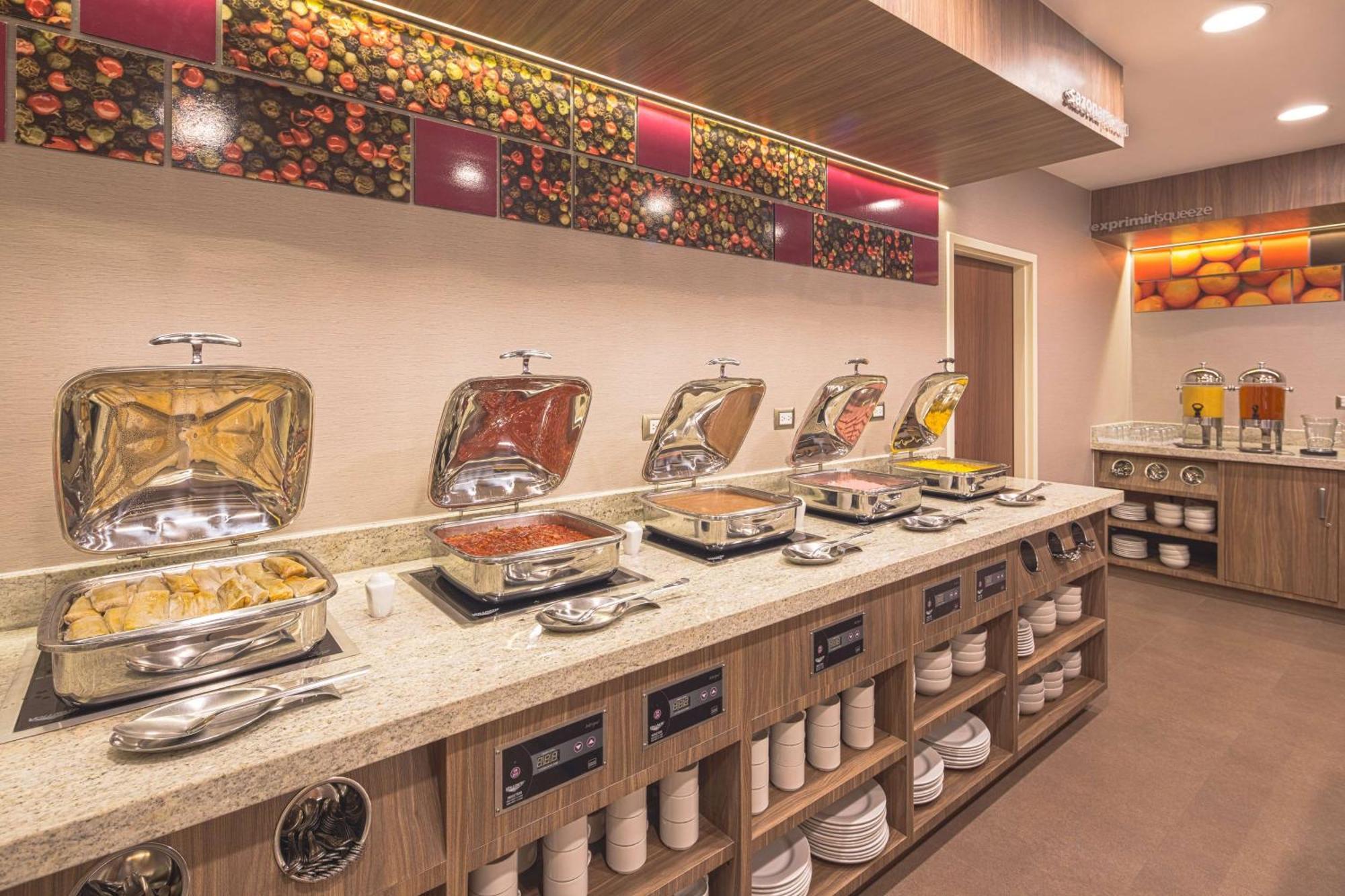 Hampton By Hilton Monterrey Galerias Obispado Екстер'єр фото