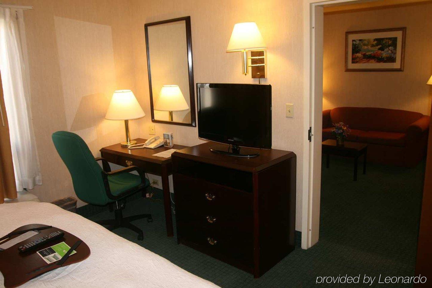Hampton By Hilton Monterrey Galerias Obispado Номер фото