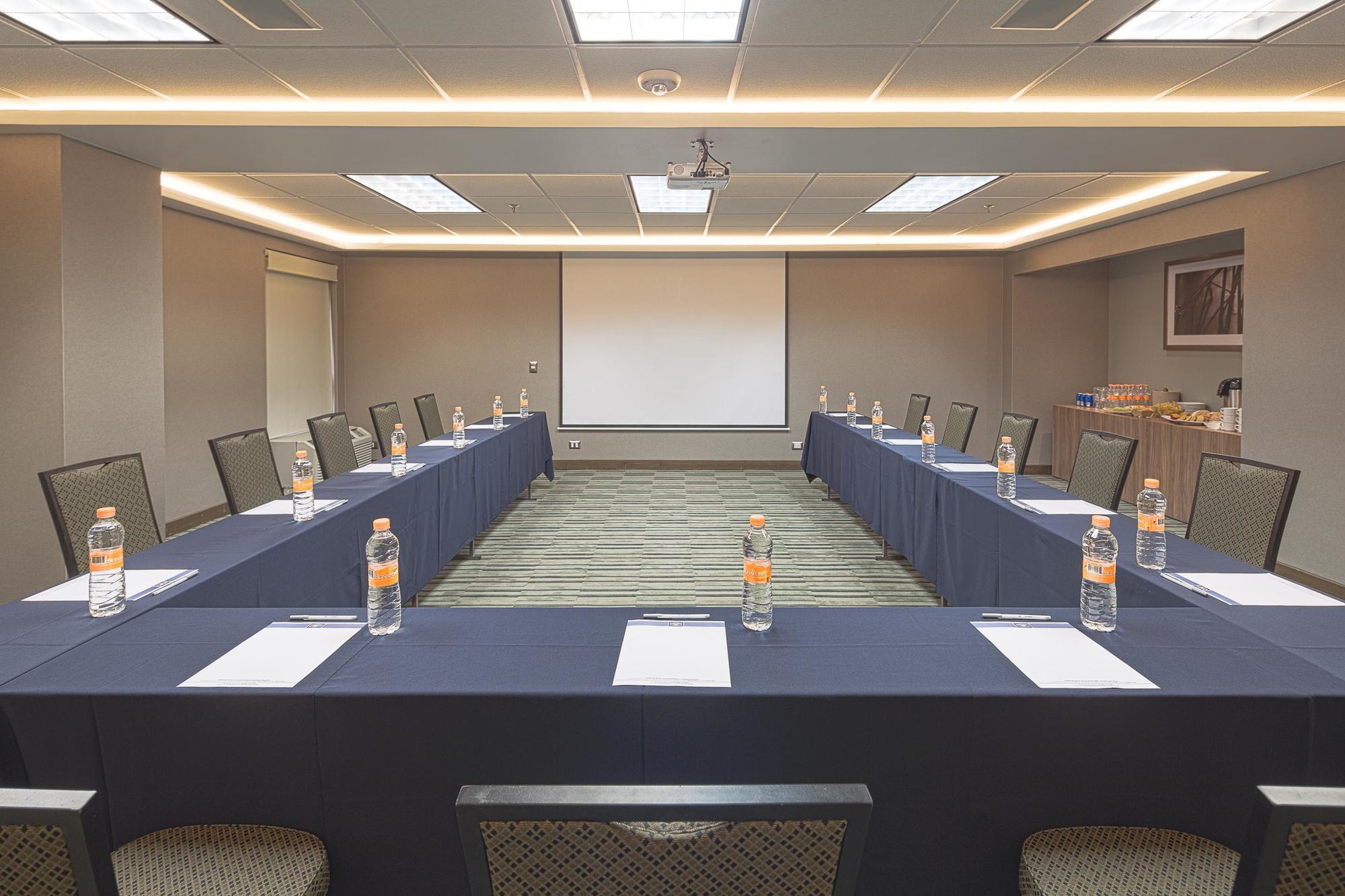 Hampton By Hilton Monterrey Galerias Obispado Екстер'єр фото